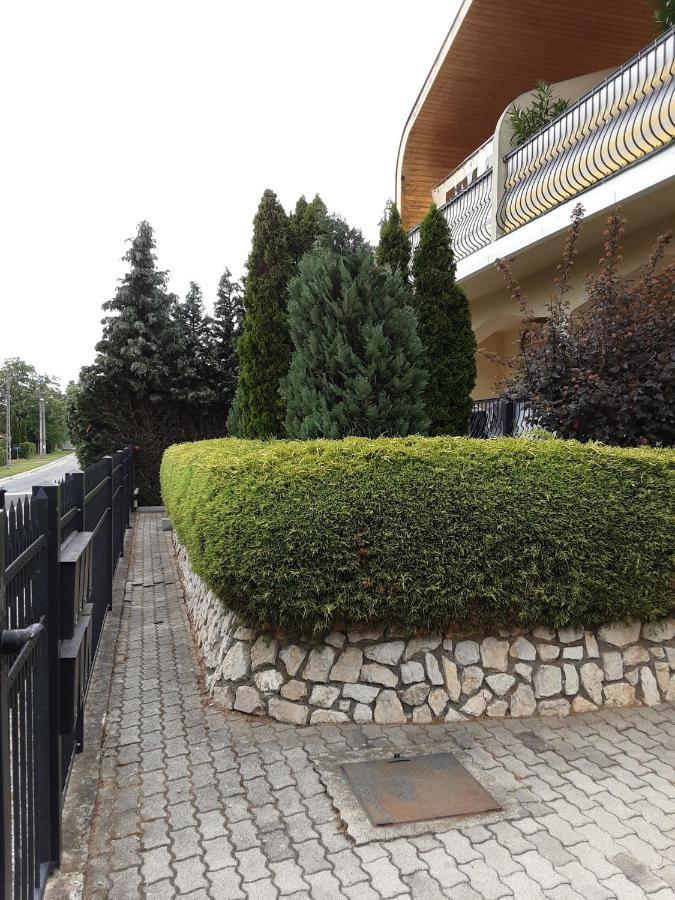 Jozefin Apartman Heviz Ngoại thất bức ảnh